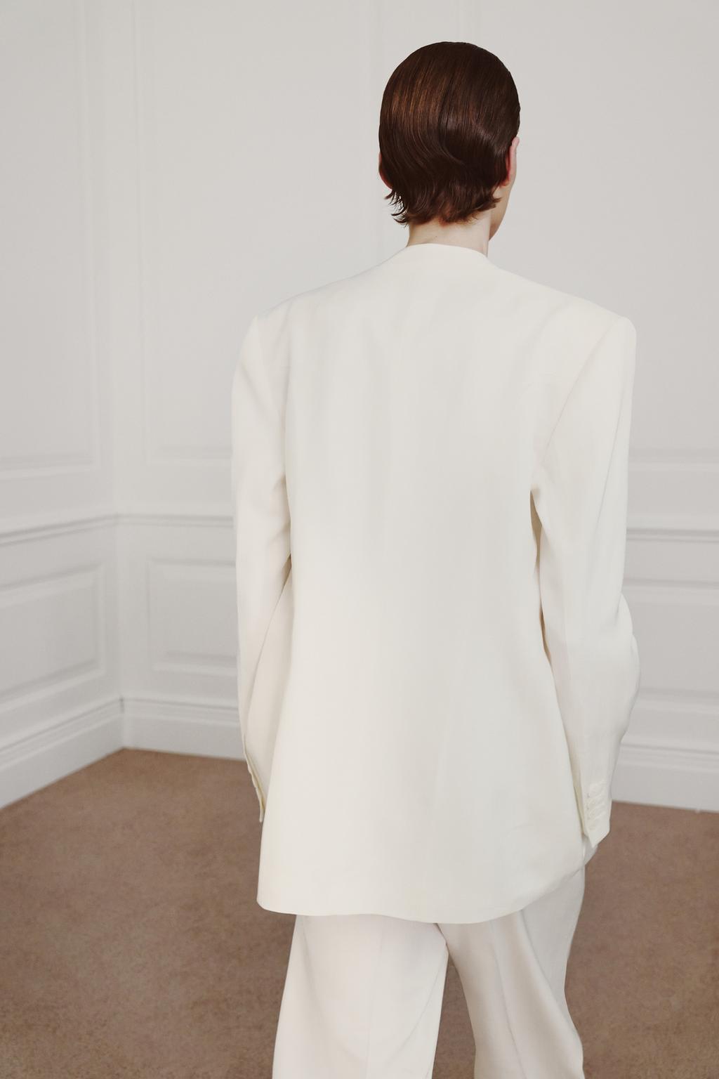 ДВУБОРТНЫЙ БЛЕЙЗЕР С ПУГОВИЦАМИ — ZW COLLECTION