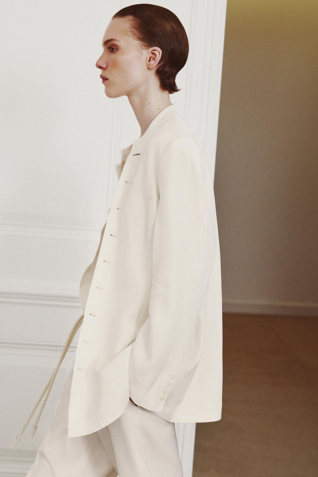 ДВУБОРТНЫЙ БЛЕЙЗЕР С ПУГОВИЦАМИ — ZW COLLECTION