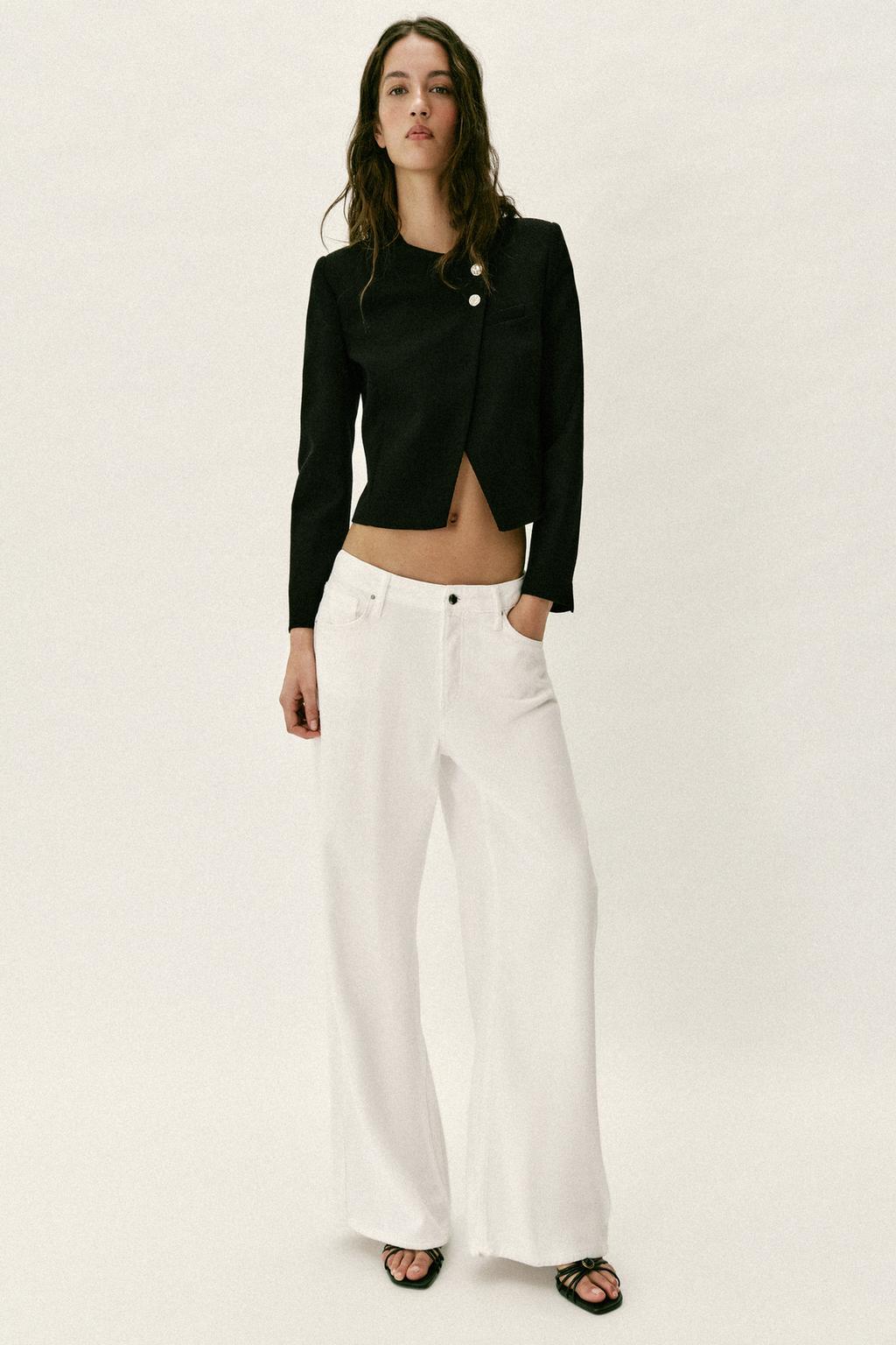 КОРОТКИЙ ДВУБОРТНЫЙ БЛЕЙЗЕР