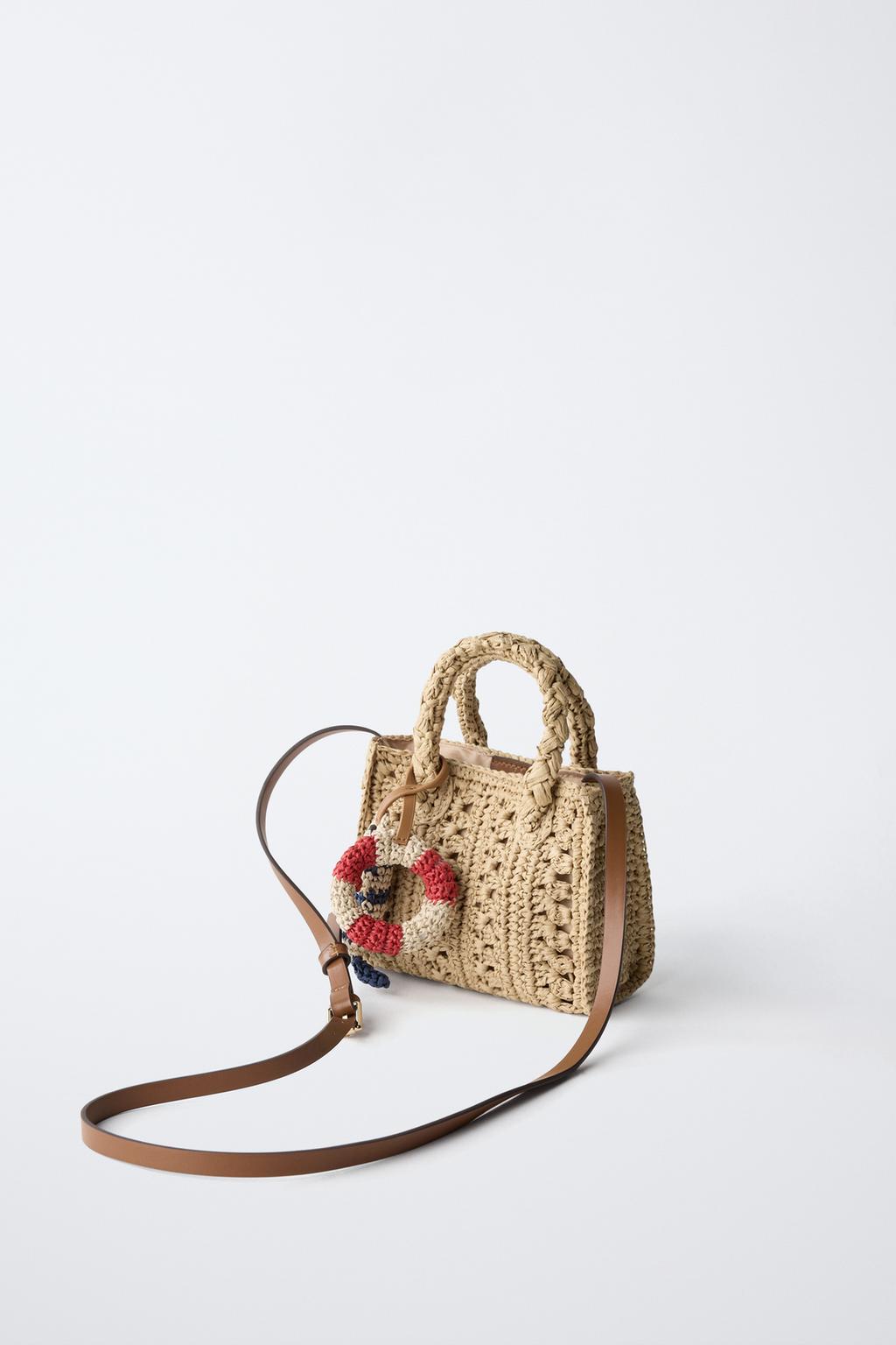 СУМКА ИЗ РАФИИ С МОРСКИМИ ПОДВЕСКАМИ