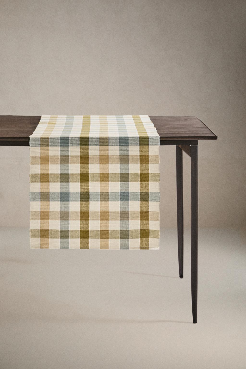 Покрывало для стола из вельветового картона в клетку