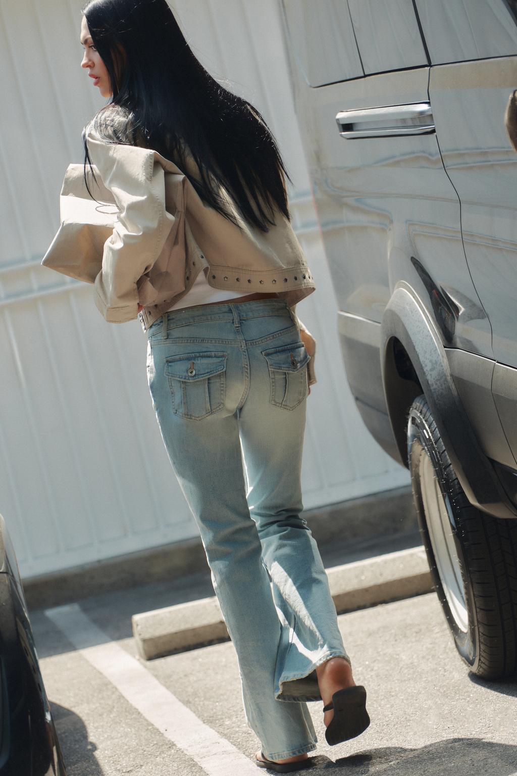 КУРТКА С ЭФФЕКТОМ ПОТЕРТОСТИ И ЗАКЛЕПКАМИ