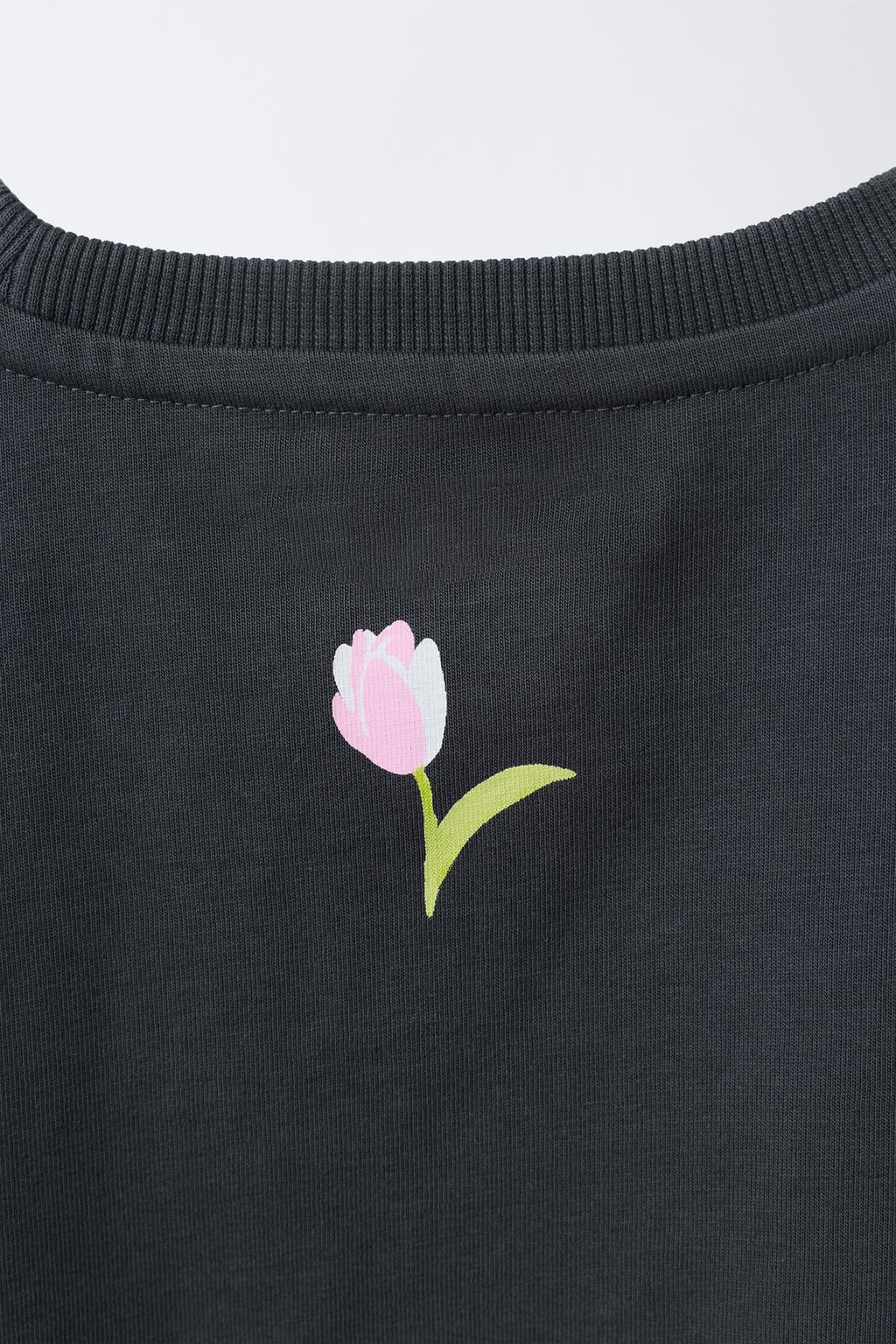 ФУТБОЛКА С ЦВЕТОЧНЫМ ПРИНТОМ