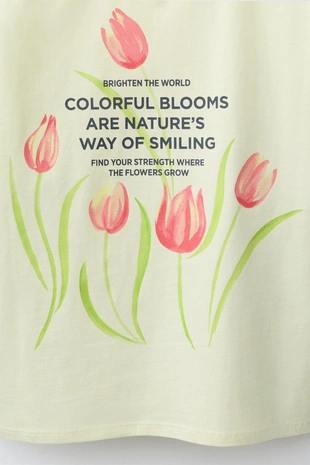 Футболка с цветочным принтом