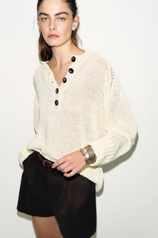 Бермуды с защипами и ремнем- Заказать в России