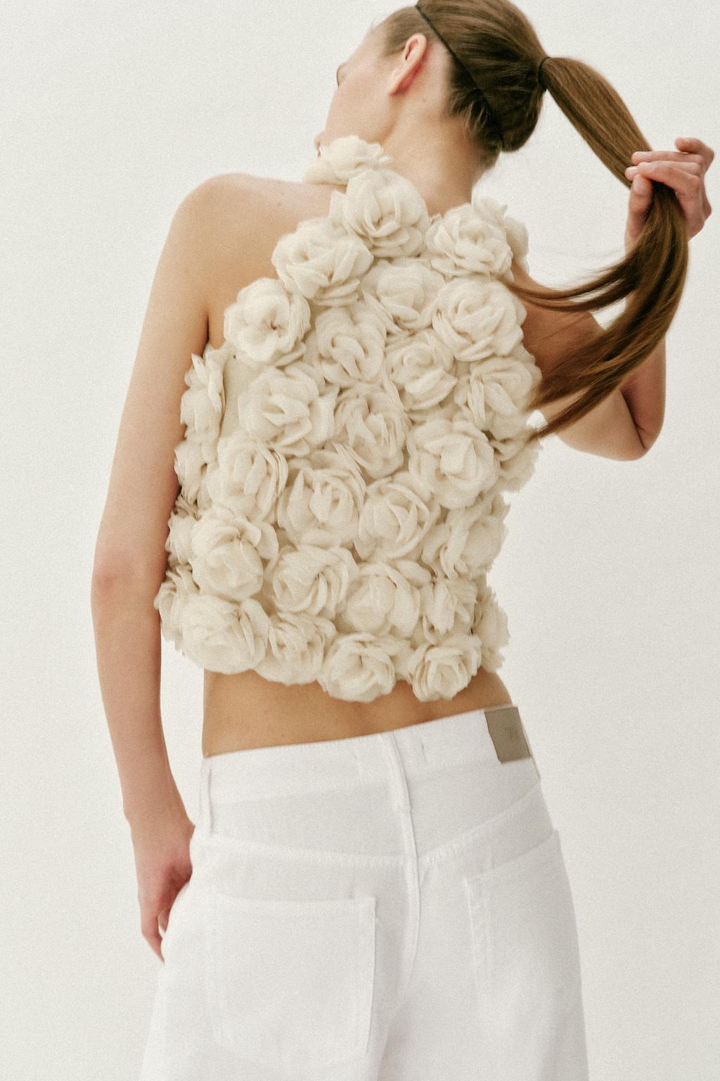 УКОРОЧЕННЫЙ ТОП ХАЛТЕР С ЦВЕТОЧНЫМ УЗОРОМ