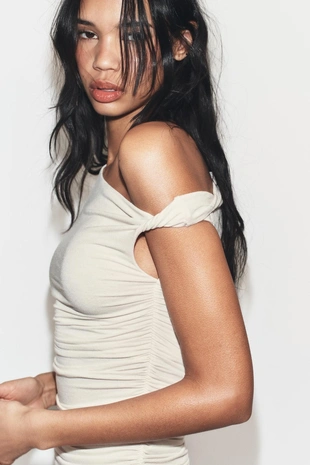 Топ асимметричного кроя со сборками- Заказать в России