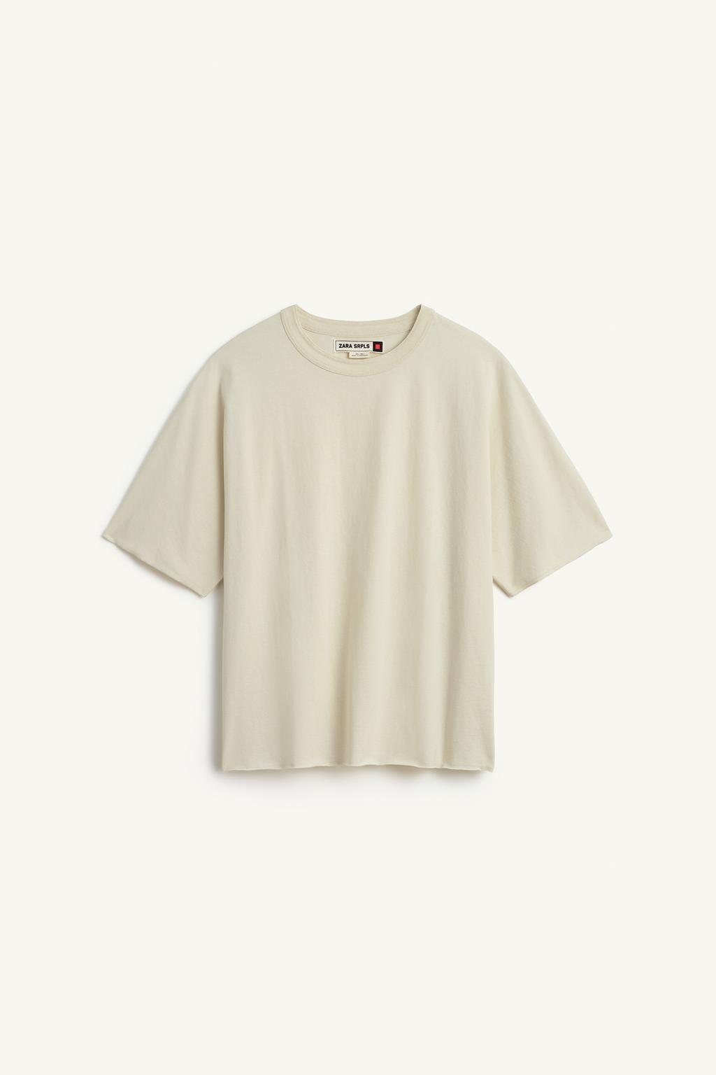 Футболка с широкими короткими рукавами