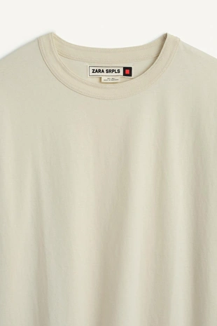 Футболка с широкими короткими рукавами