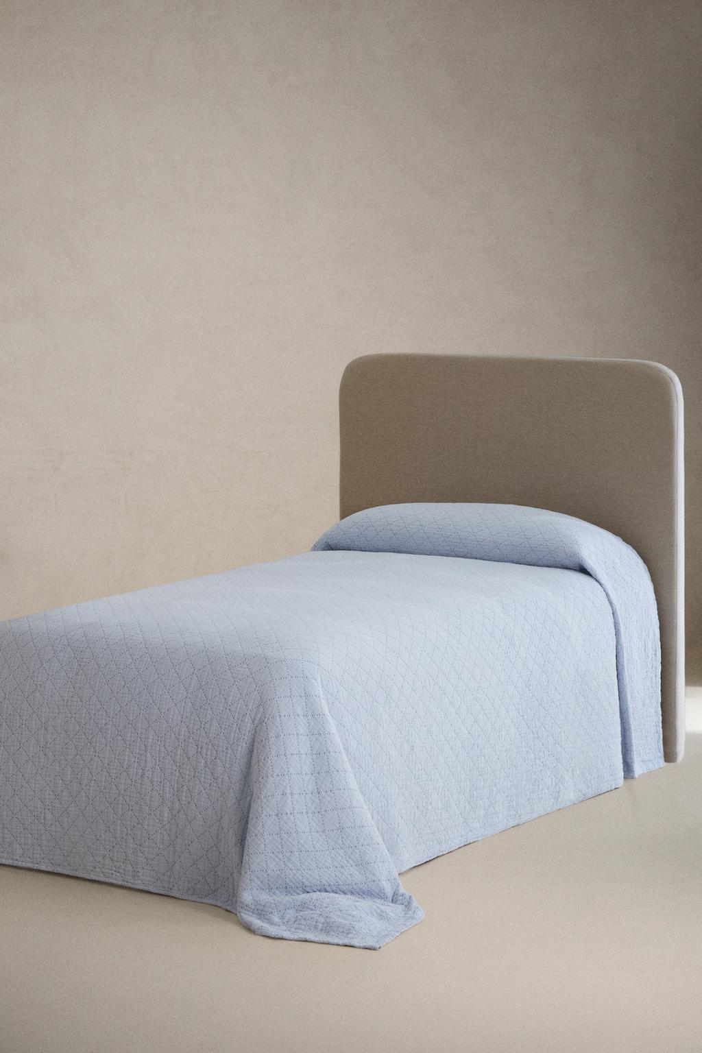 Детский одеялом с драпировкой в виде ромбов