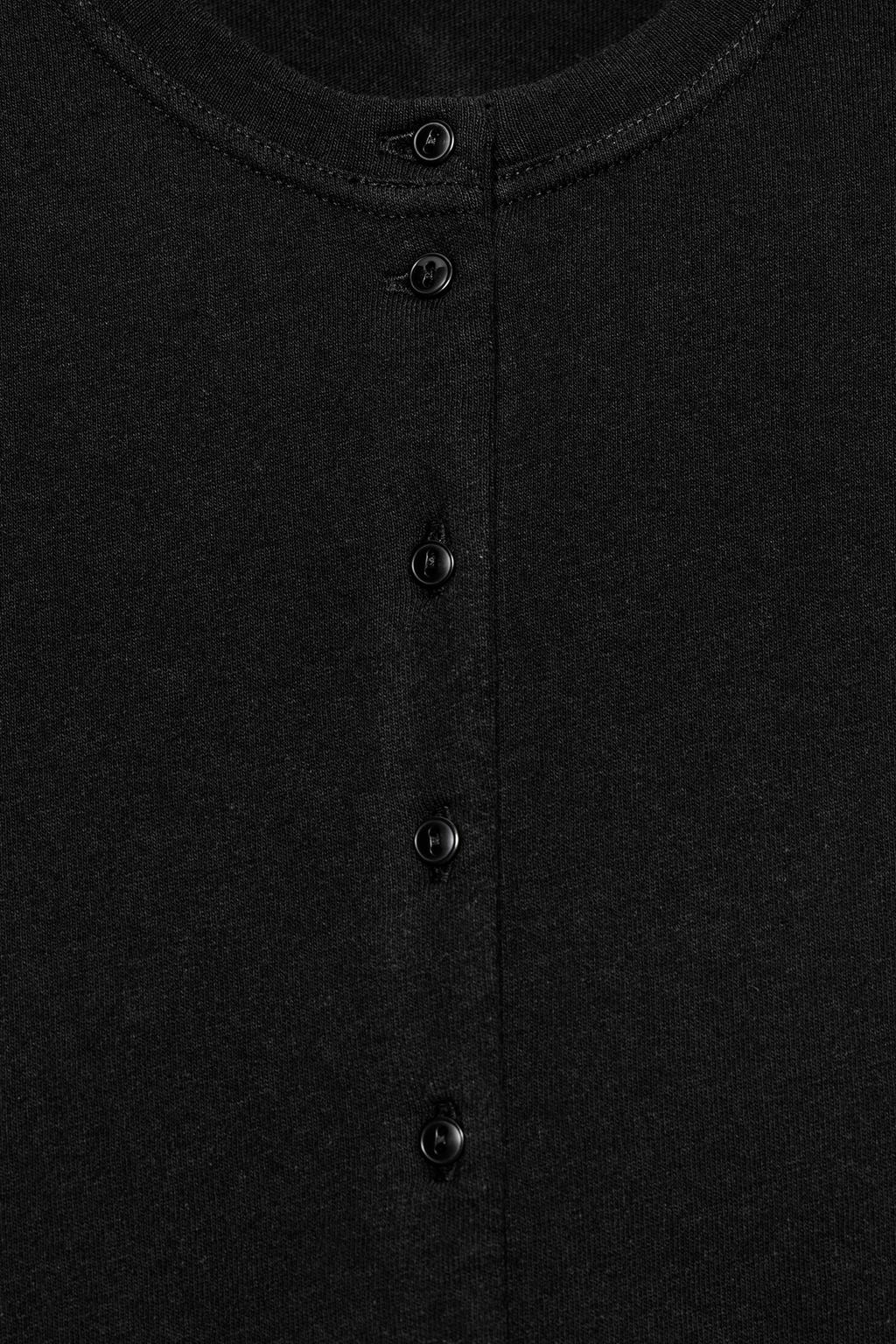 ФУТБОЛКА ИЗ 100% ХЛОПКА НА ПУГОВИЦАХ