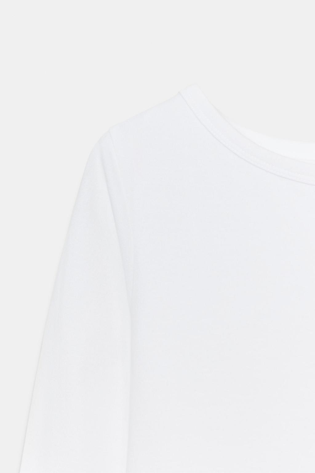 КОРОТКОЕ ПЛАТЬЕ С ВЫРЕЗОМ «ЛОДОЧКА»