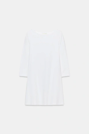 Короткое платье с вырезом «лодочка»