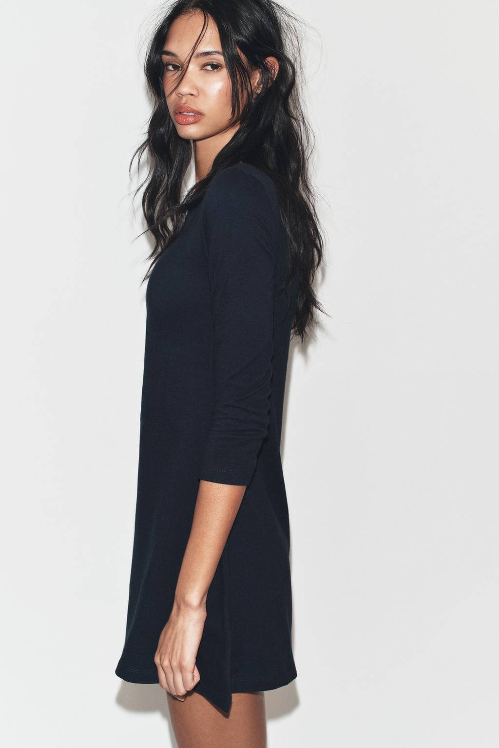 КОРОТКОЕ ПЛАТЬЕ С ВЫРЕЗОМ «ЛОДОЧКА»