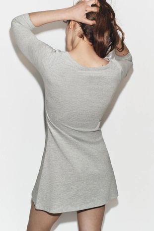 Короткое платье с вырезом «лодочка»- Заказать в России