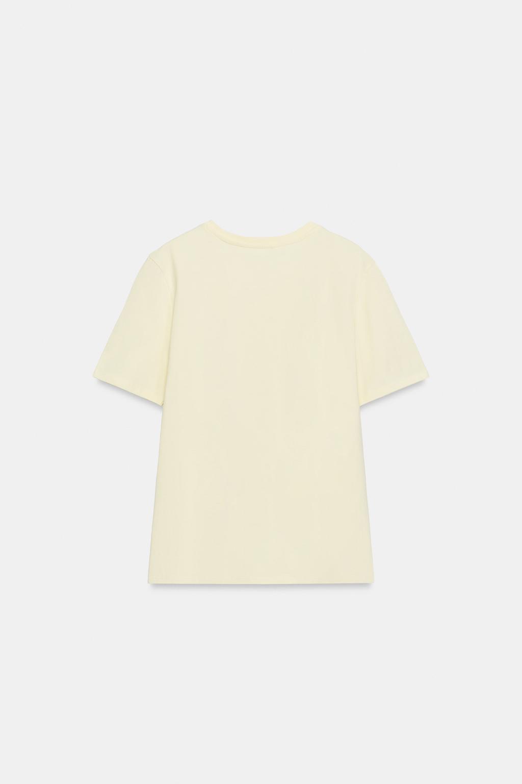 ФУТБОЛКА С ЦВЕТОЧНЫМ РЕЛЬЕФОМ