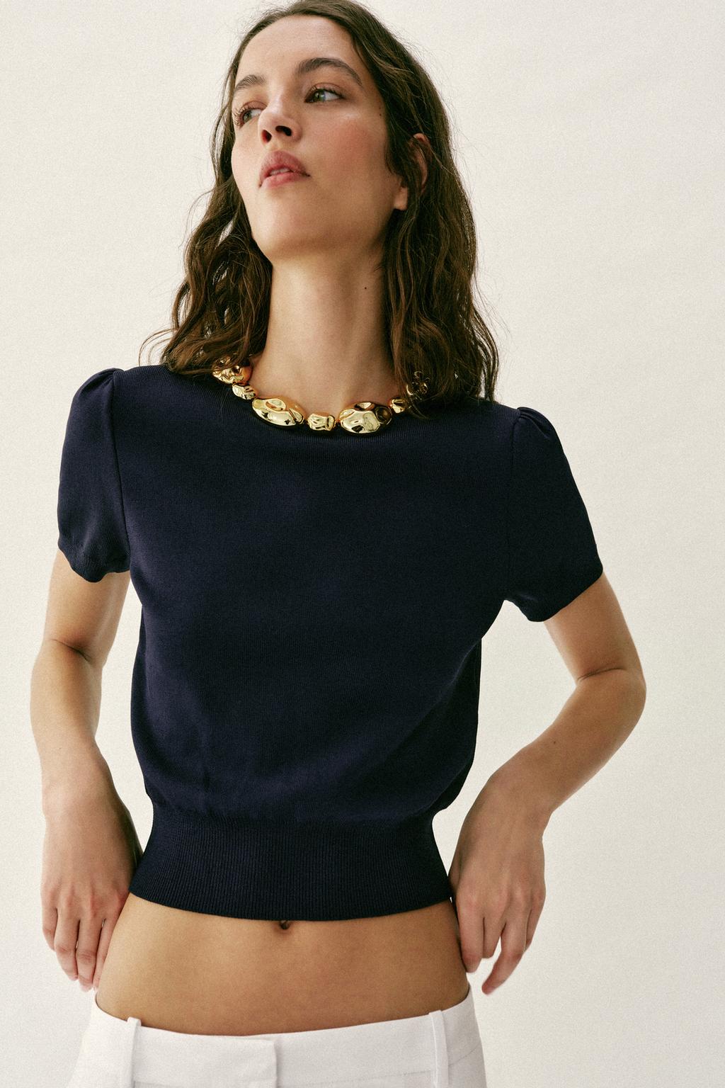 ТРИКОТАЖНЫЙ ТОП С БУСИНАМИ