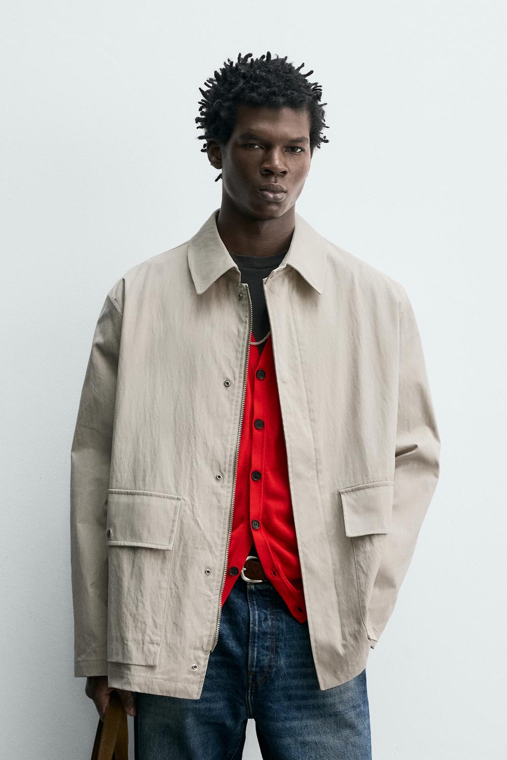 КУРТКА КЛАССИЧЕСКОГО КРОЯ С КАРМАНАМИ