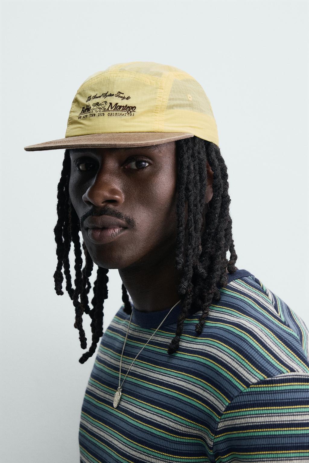 КЕПКА С КОНТРАСТНОЙ ВЫШИВКОЙ НА ПЛОСКОМ КОЗЫРЬКЕ