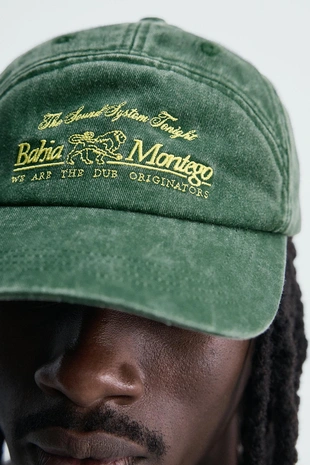 Кепка с эффектом потертости и контрастной вышивкой- Заказать в России