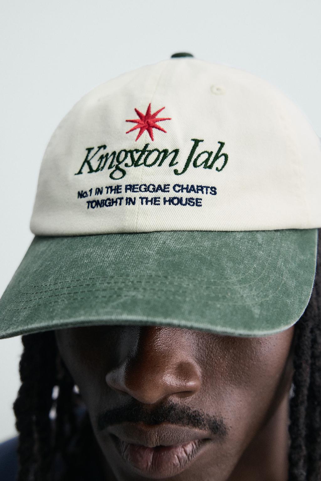 КЕПКА С ЭФФЕКТОМ ПОТЕРТОСТИ И КОНТРАСТНОЙ ВЫШИВКОЙ