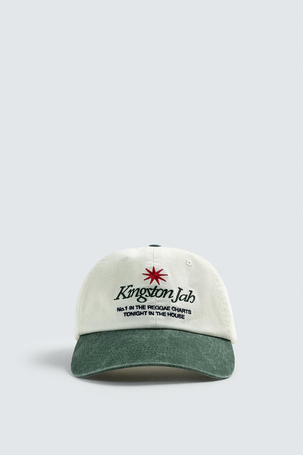 КЕПКА С ЭФФЕКТОМ ПОТЕРТОСТИ И КОНТРАСТНОЙ ВЫШИВКОЙ