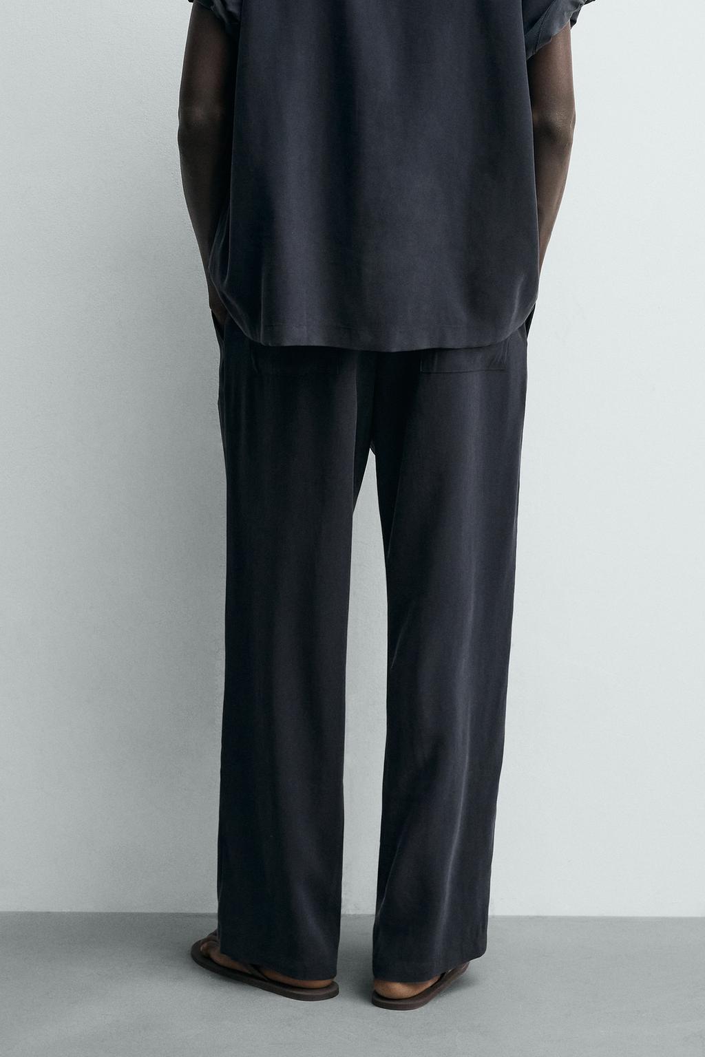 БРЮКИ RELAXED FIT ИЗ СТРУЯЩЕЙСЯ ТКАНИ