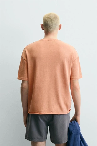 Футболка с необработанными краями