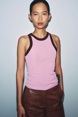 Трикотажный топ с горловиной халтер- Заказать в России