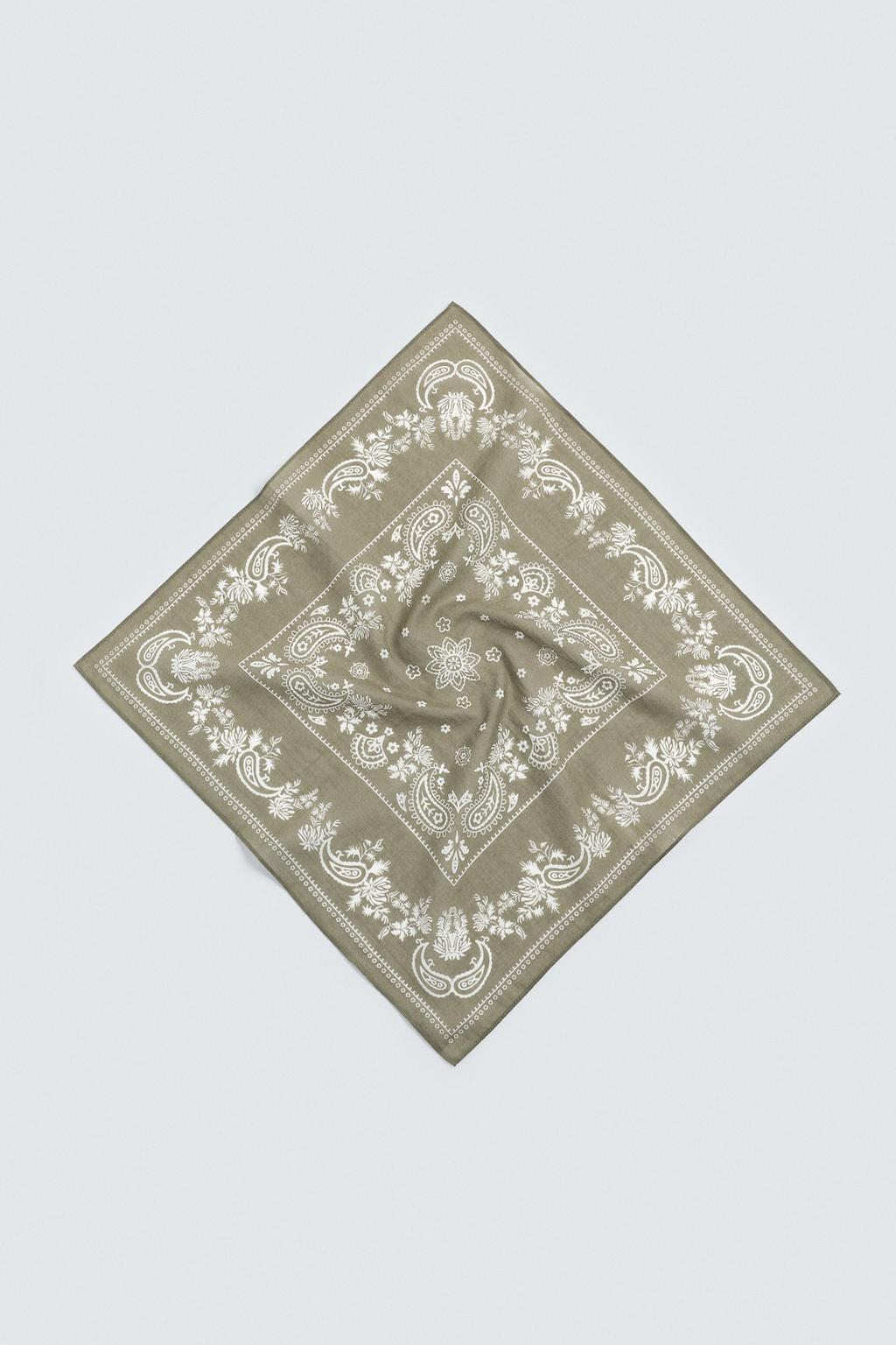 БАНДАНА С ПРИНТОМ ПЕЙСЛИ