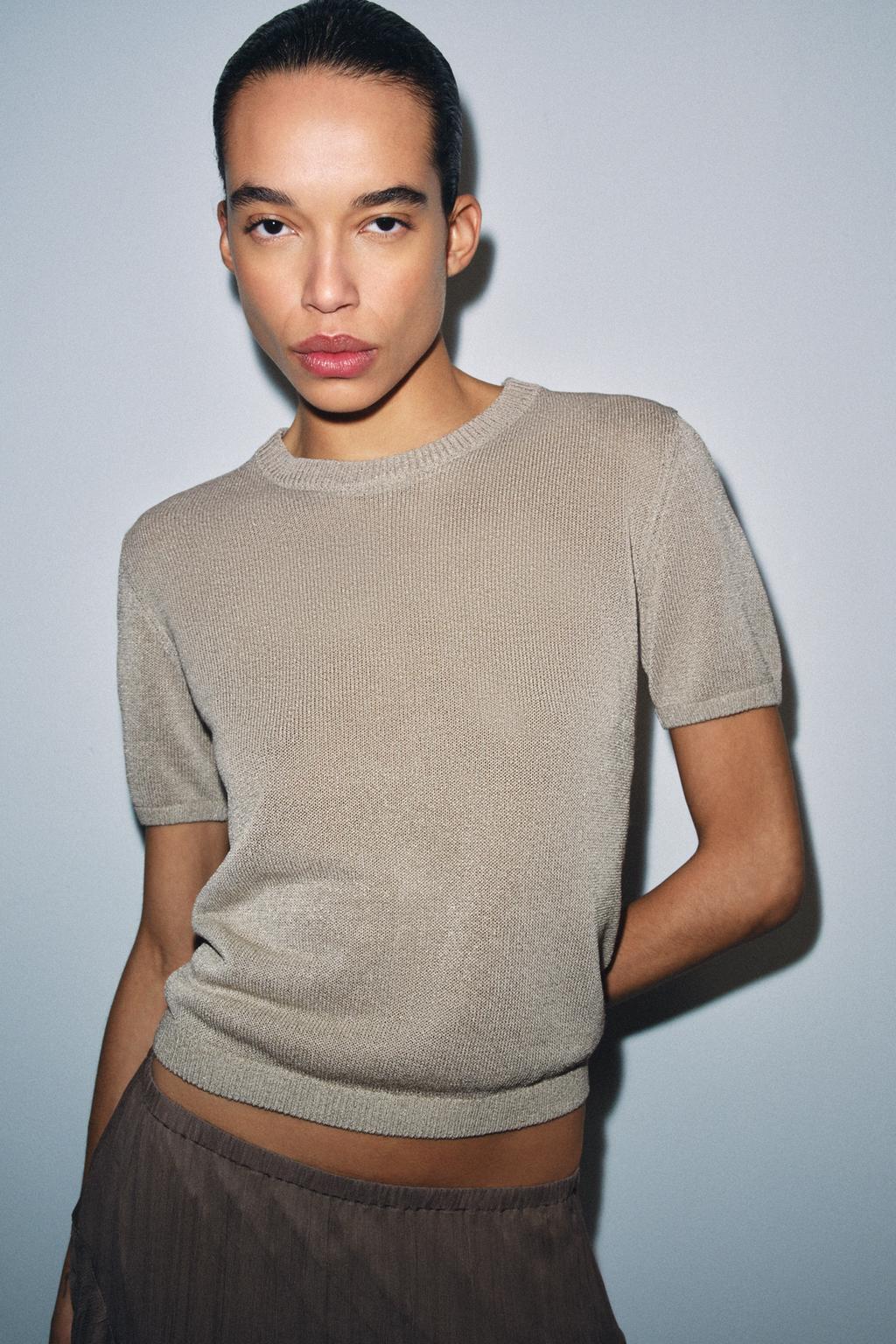 ТРИКОТАЖНЫЙ ТОП С КОРОТКИМИ РУКАВАМИ