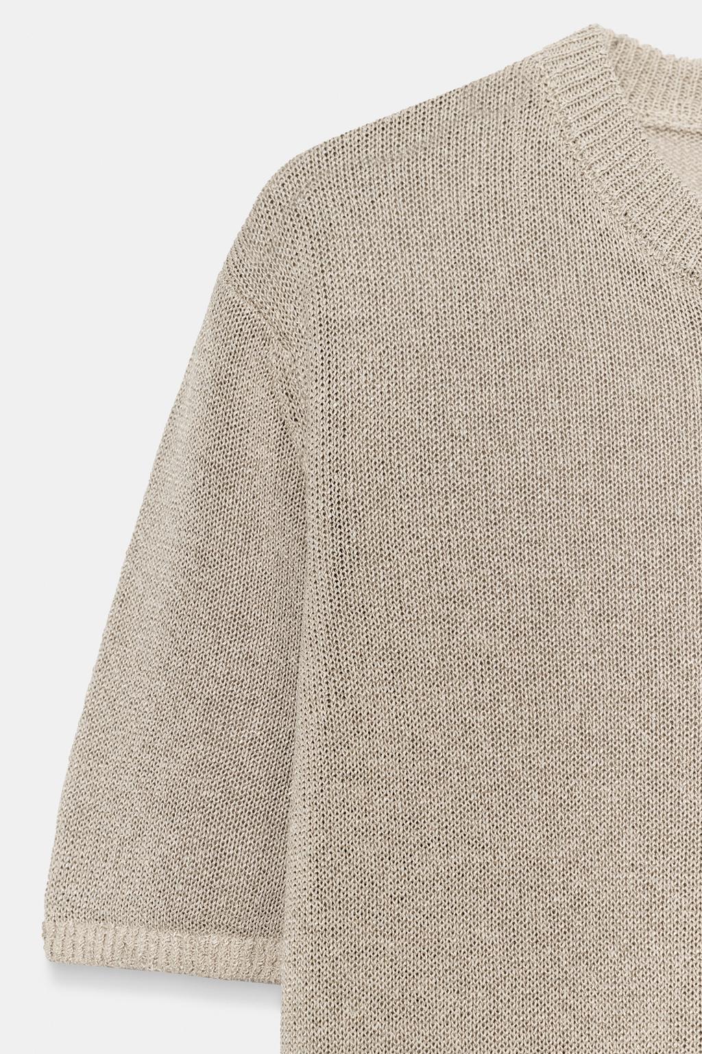 ТРИКОТАЖНЫЙ ТОП С КОРОТКИМИ РУКАВАМИ