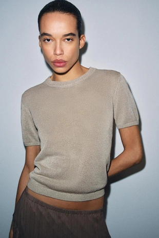 Трикотажный топ с короткими рукавами