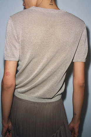 Трикотажный топ с короткими рукавами