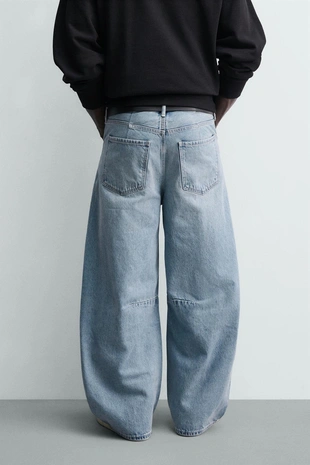 Джинсы Relaxed Barrel Fit с защипами