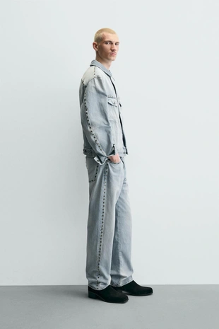 Джинсы Straight Fit с металлическими заклепками- Заказать в России