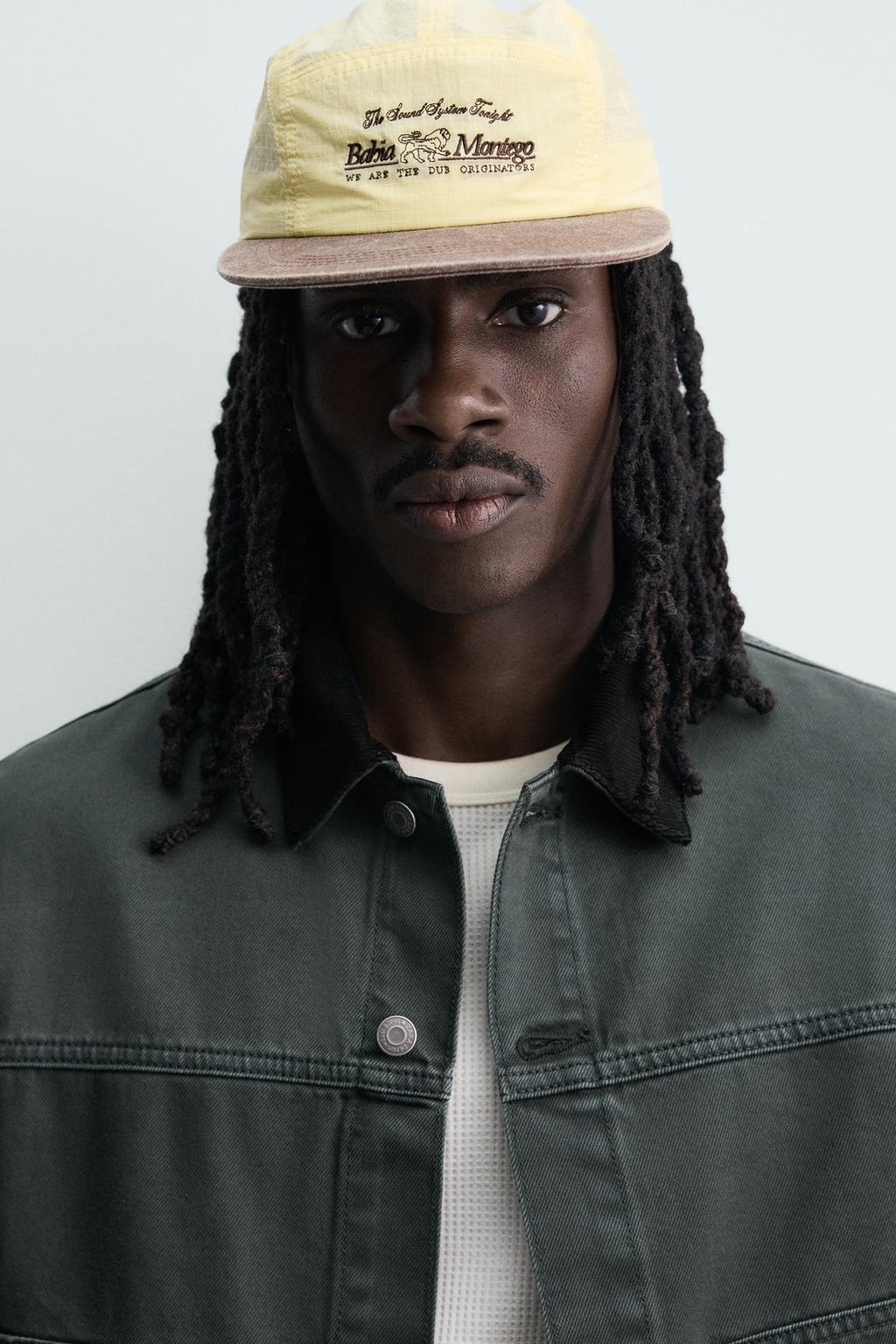 КУРТКА С ЭФФЕКТОМ ПОТЕРТОСТИ И КОМБИНИРОВАННЫМ ВОРОТНИКОМ