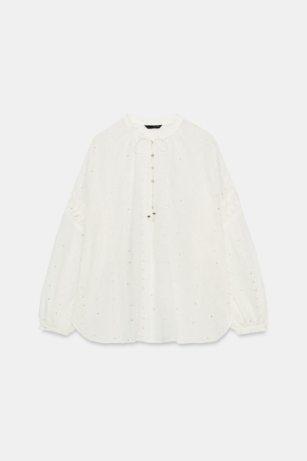 БЛУЗА С ВЫШИВКОЙ И ПАЙЕТКАМИ