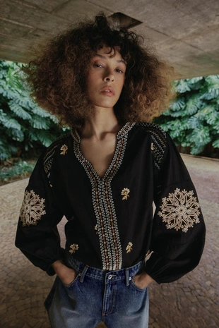 Рубашка с цветочной вышивкой- Заказать в России