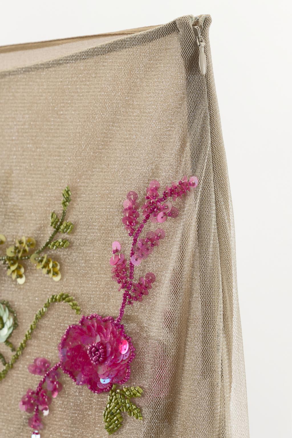 ЮБКА С БЛЕСТЯЩЕЙ НИТЬЮ И БУСИНАМИ