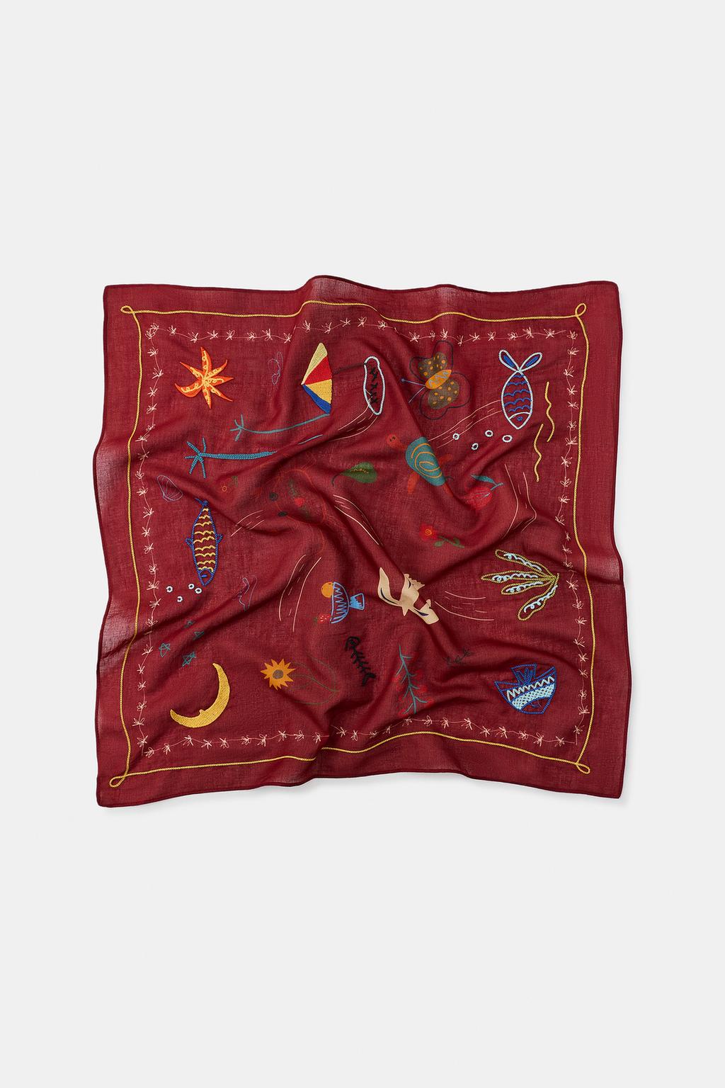 БАНДАНА С ВЫШИВКОЙ И ПРИНТОМ