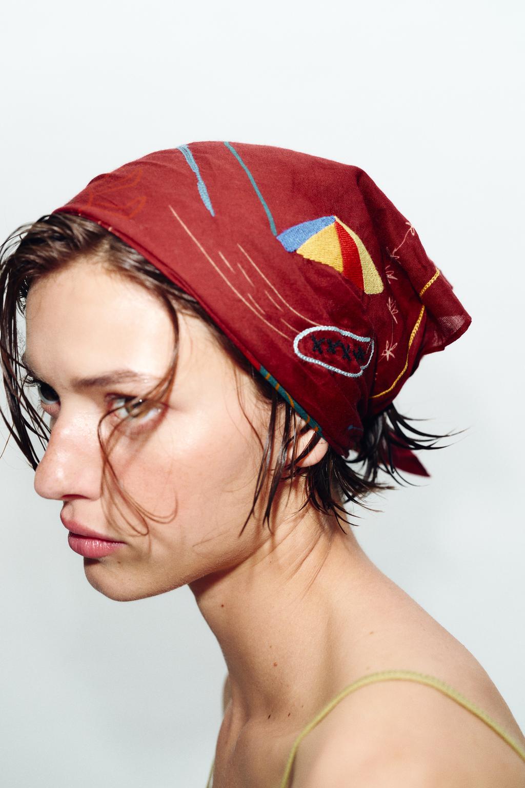 БАНДАНА С ВЫШИВКОЙ И ПРИНТОМ