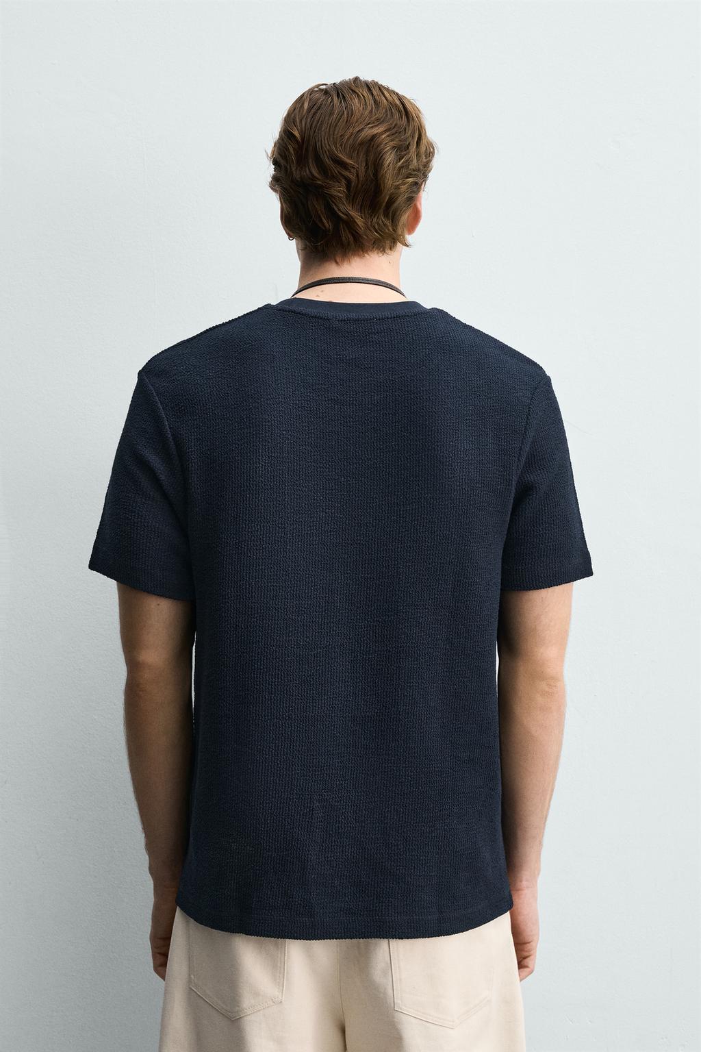 ФУТБОЛКА REGULAR FIT ИЗ РЕЛЬЕФНОЙ ТКАНИ