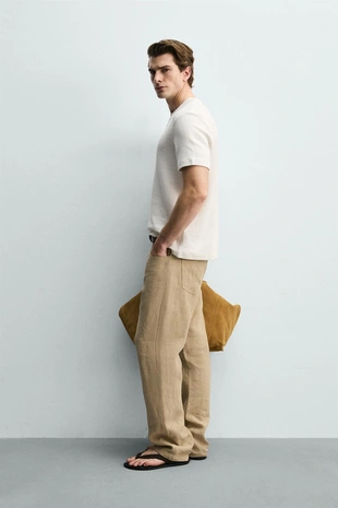 Футболка классического кроя из рельефной ткани