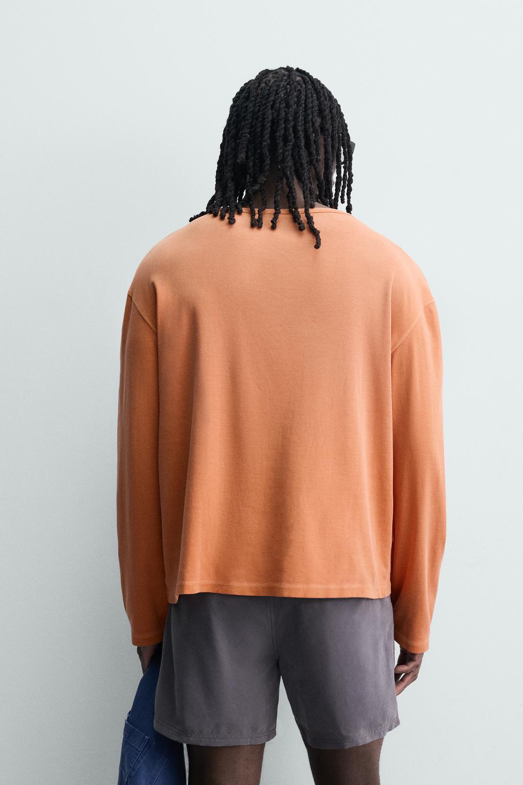 ФУТБОЛКА RELAXED FIT С ВОРОТНИКОМ НА ПУГОВИЦАХ