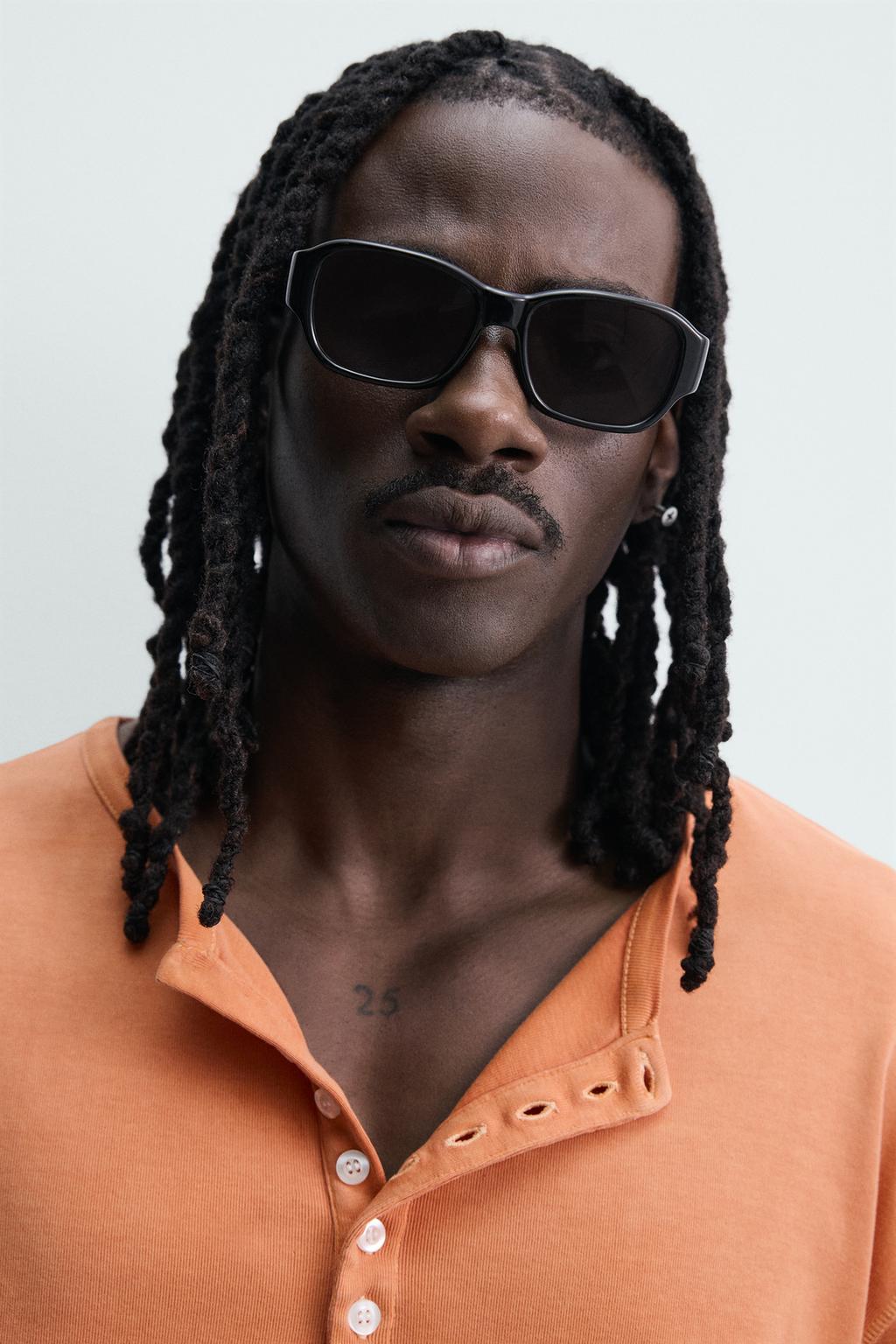 ФУТБОЛКА RELAXED FIT С ВОРОТНИКОМ НА ПУГОВИЦАХ