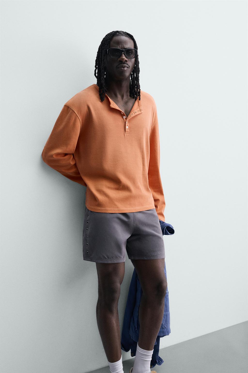 ФУТБОЛКА RELAXED FIT С ВОРОТНИКОМ НА ПУГОВИЦАХ