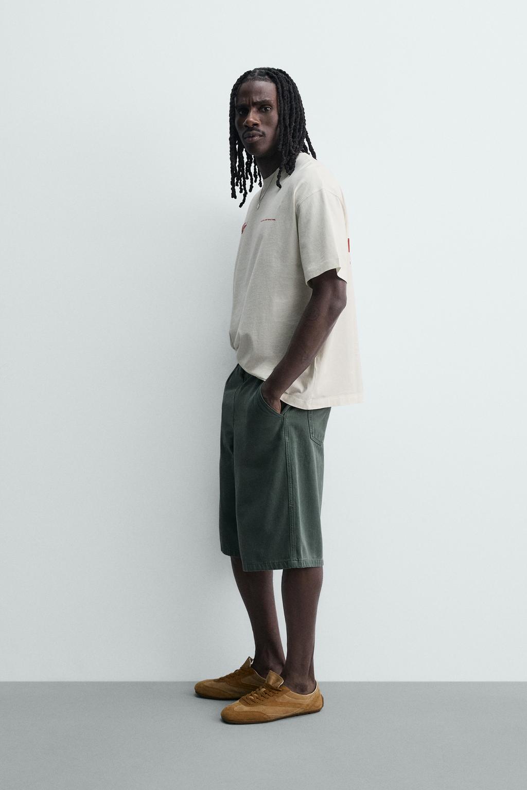 ФУТБОЛКА С КОНТРАСТНЫМ ПРИНТОМ