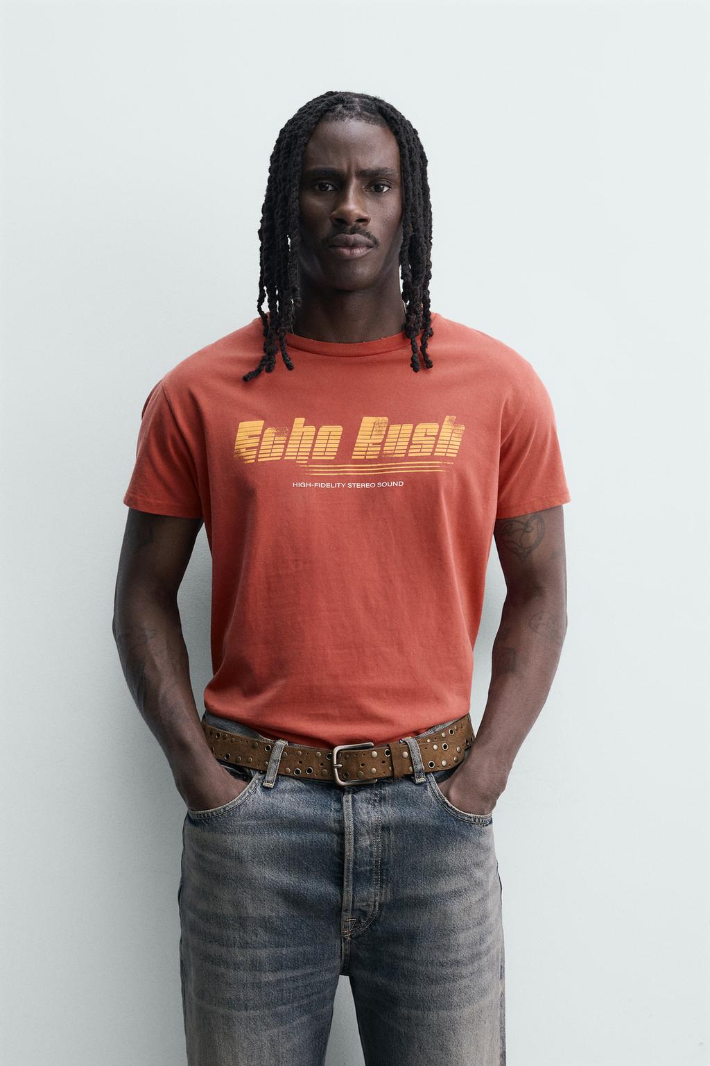 ФУТБОЛКА С НАДПИСЬЮ И ЭФФЕКТОМ ПОТЕРТОСТИ