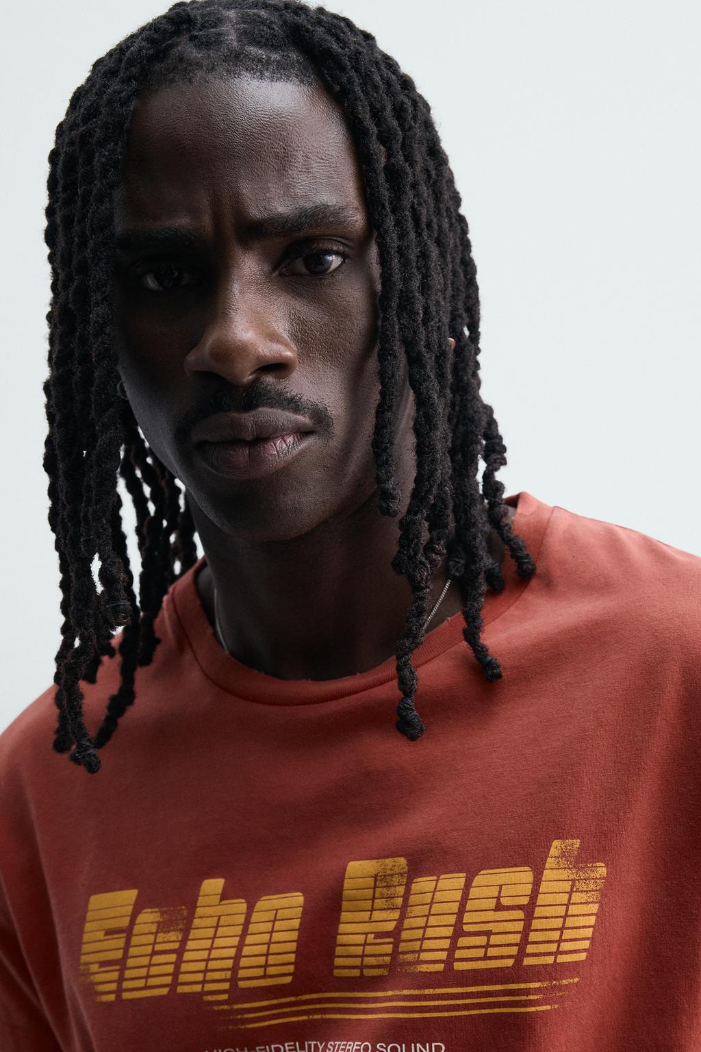 ФУТБОЛКА С НАДПИСЬЮ И ЭФФЕКТОМ ПОТЕРТОСТИ